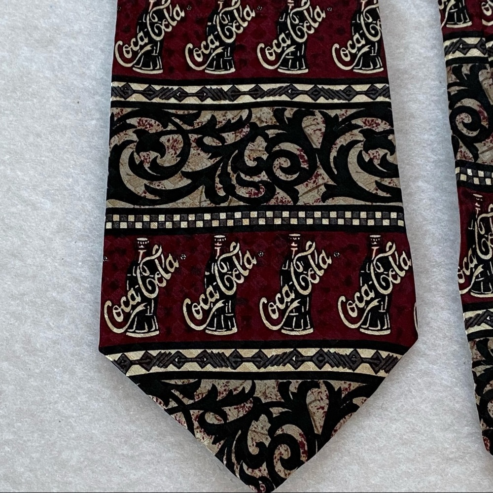 Coca Cola Coke Men’s Tie 100% Imported Silk made in USA Casual Fun Red Black